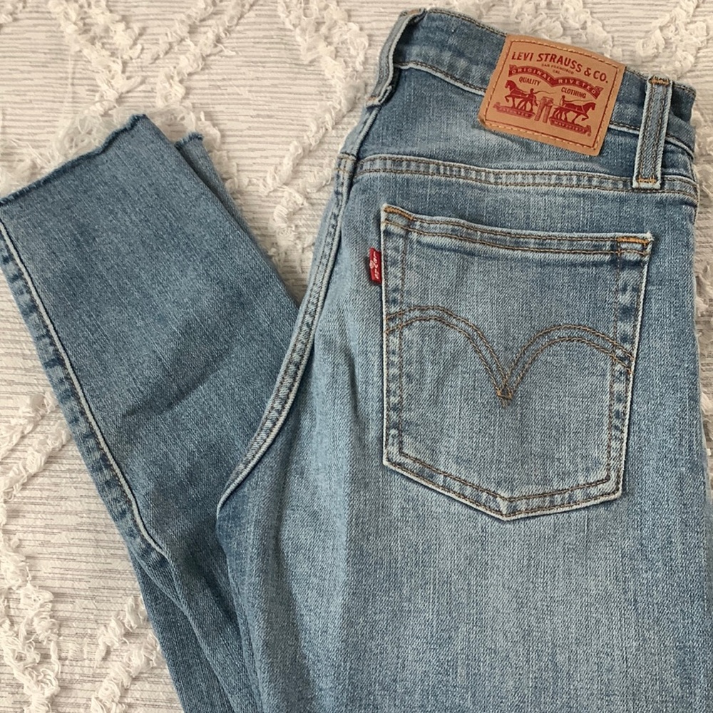 Levi’s Wedgie Skinny Jean